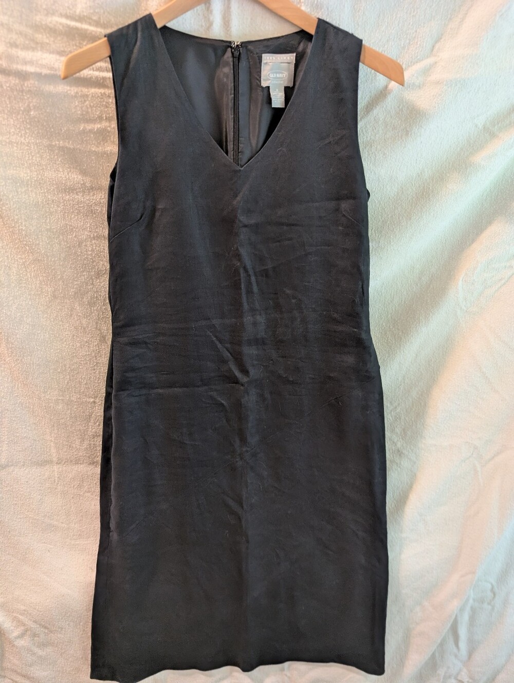 Old Navy Black V‑Neck Midi Sheath Dress